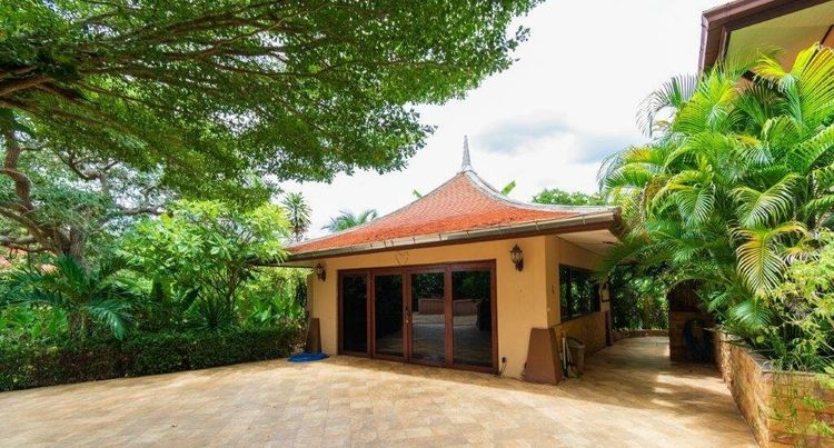 ภาพแบบบ้าน-บ้านเดี่ยว 5 ห้องนอน