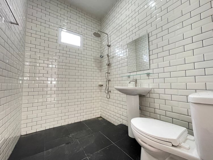 ภาพแบบบ้าน-บ้านสร้างสุขคลังอาวุธ สไตล์โมเดิร์น