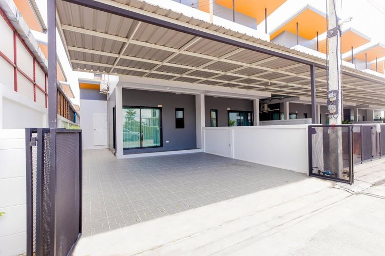 ภาพแบบบ้าน-ทาวโฮมอิสระ 2 ชั้นสไตล์บ้านแฝด