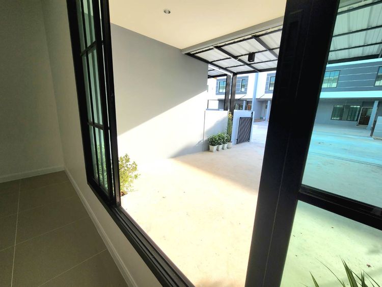 ภาพแบบบ้าน-ทาวน์โฮม 2 ชั้น หน้ากว้าง 7.5 เมตร ไฮท์ลิฟวิ่ง โครงการ 7