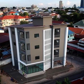 บลอสซั่ม เทอเรส