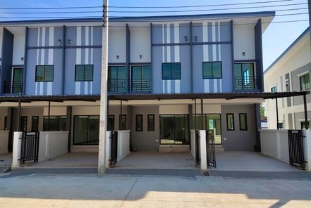 เดอะเน็กซ์วิลเลจ ตะเคียนเตี้ย