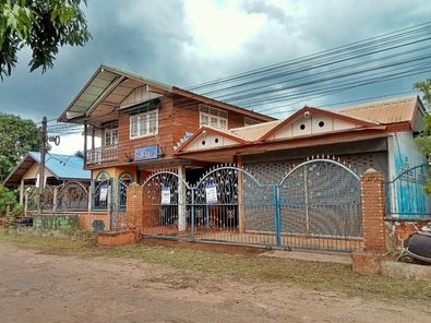 บ้านพักอาศัยครึ่งตึกครึ่งไม้ 2 ชั้น