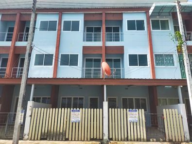 ทาวน์เฮ้าส์ 3 ชั้น