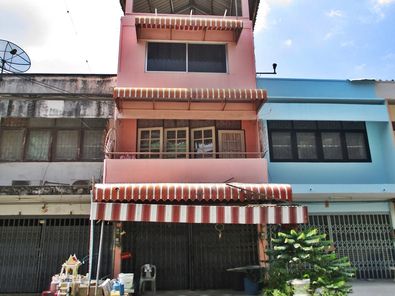 อาคารพาณิชย์ 3.5 ชั้น