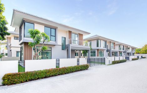 คาซ่า เลเจ้นด์ บ้านบึง