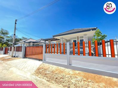 บ้านเดี่ยวพร้อมเข้าอยู่ ทรงปั้นหยา ห่างจากถนน4เลน เพียง 100เมตร บ้านคำนางรวยใต้ อ.วารินชำราบ จอง.อุบลราชธานี