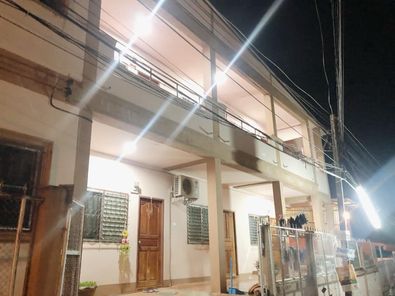 ธาราทิพย์ เพลส