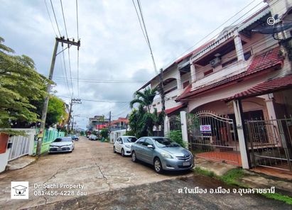 ขายด่วน ทาวน์เฮ้าส์ 2 ชั้นครึ่ง 25.8 ตรว. ใกล้ ม.ราชภัฏอุบลฯ