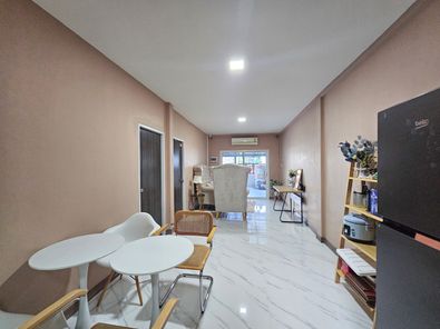 ทาวน์เฮาส์ รีโนเวทใหม่ ห่าง อู้ฟู่ 140 เมตร, ห้าง แม็คโครมิตรภาพ1 900เมตร ขอนแก่น