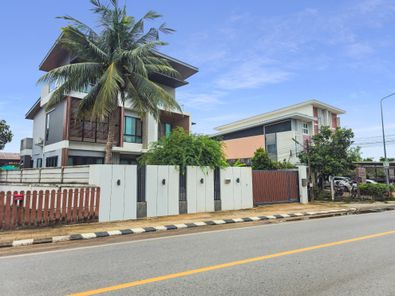 บ้านเดี่ยว 3 ชั้น หรูหรา สะท้อนภาพลักษณ์ | ทำเลทอง ใกล้ถนนมิตรภาพ – มหาวิทยาลัยขอนแก่น