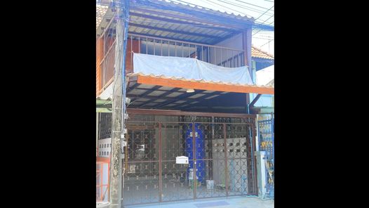 ทาวน์เฮ้าส์ 2 ชั้น ต่อเติมเทอเรส(หมู่บ้านแฟมิลี่ปาร์ค ชลบุรี)