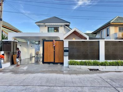 ขายบ้านเดี่ยว หมู่บ้านพาราไดซ์ฮิลล์ 2 ตกแต่งบิ้วอินทั้งหลังพร้อมสระว่ายน้ำ 7,990,000 บาท PR:new