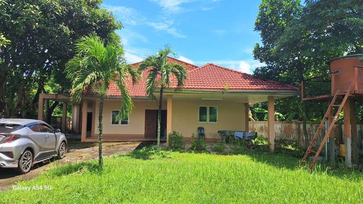 ขายบ้านสองหลังราคาคุ้มสุดๆแถมที่ดินอีกเยอะ