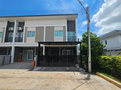 ทาวน์เฮาส์ สภาพใหม่ หลังมุม 4 ห้องนอน, 3 ห้องน้ำ, 2 ที่จอดรถ โครงการอภิทาวน์ ขอนแก่น