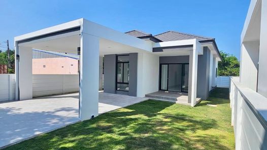 ขายและเช่าบ้านโซนตลาดต้นตาล บ้านเดี่ยวชั้นเดียว ดีไซน์หรูหรา