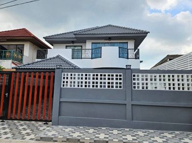 #บ้านใหม่ พูลวิลล่าให้เช่า – หมู่บ้านแสงสุภา ซอยเขาน้อย พัทยา (จ.ชลบุรี)PR:ง  ทำเลดีมาก ต้นซอยเขาน้อย ตรงข้ามห้างทองสำเภาทอง