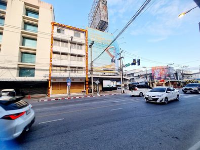 อาคารพาณิชย์ 2ล็อค 5ชั้น ทำเลดีมาก ใจกลางเมืองขอนแก่น ปรับปรุงไว้แล้ว ติดถนนเส้นหลัก(ถนนหน้าเมืองตัดถนนศรีจันทร์) ใกล้ รร.พลูแมน รร.เจริญธานี เมืองขอนแก่น