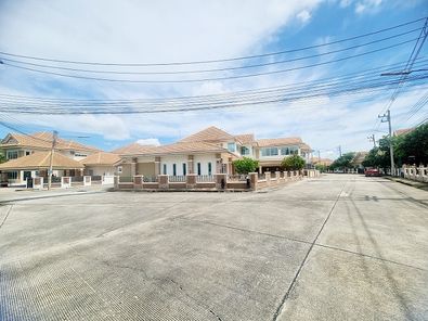 บ้านหลังใหญ่+เฟอร์ฯ เนื้อที่เยอะ แปลงหัวมุม เหมาะกับครอบครัวใหญ่ มีห้องนอนใหญ่ที่เป็นส่วนตัวกับครอบครัวแยกกันในแต่ละห้อง บึงแก่นนคร เมืองขอนแก่น