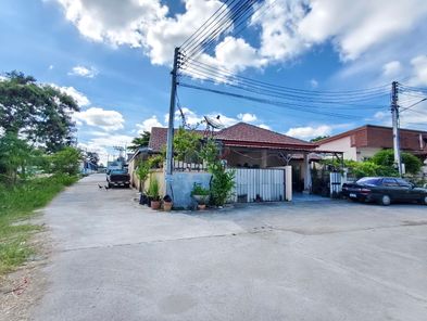 ขาย บ้านแฝดชั้นเดียว ใกล้โรงโป๊ะ  บางละมุง  ชลบุรี