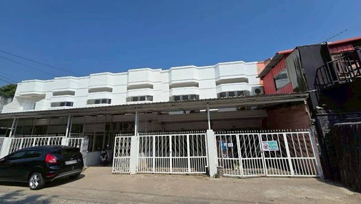 ขายอาคารพาณิชย์ 2 ชั้น รีโนเวทใหม่ ติดรั้ว มข. หลังมอเส้นประตูเขียว (6 ห้อง)