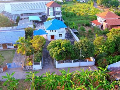 ขายบ้านเดี่ยว 2 ชั้น พร้อมที่ดิน 214.4 ตร.ว. 4 นอน 3 น้ำ ถนนหลังศูนย์ราชการ ใกล้ ตลาดจอมพล