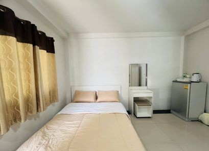 พิชญาภา เพลส