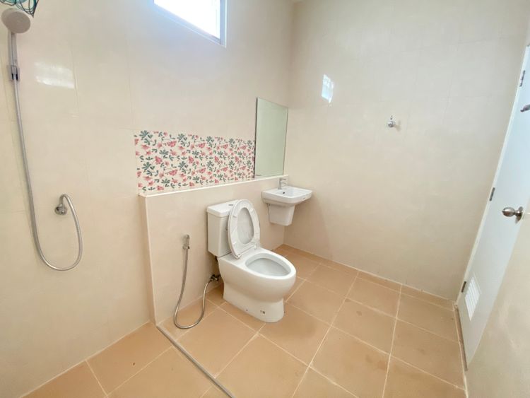 ภาพแบบบ้าน-บ้านปั้นหยาสีเขียว