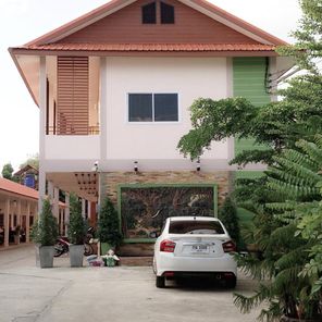 สุขดำรง เพลส