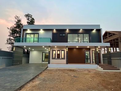 แบบบ้านสไตล์โมเดิร์น  ลักชูรี่ lQtsaq1m