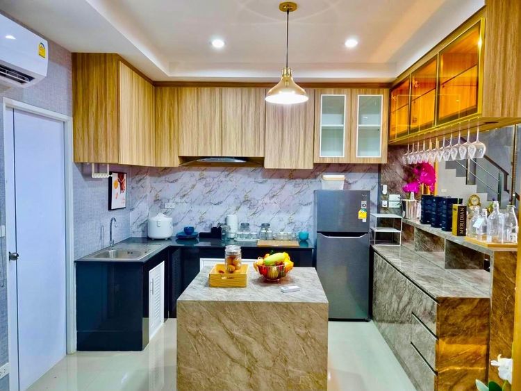 ภาพแบบบ้าน-ทาวน์โฮมสไตล์โมเดิร์น