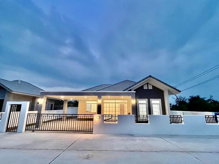 ภาพแบบบ้าน-บ้านโมเดิร์นทรงปั้นหยา