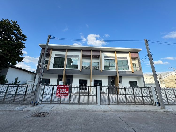 ภาพแบบบ้าน-ทาวน์โฮมสไตล์โมเดิร์น