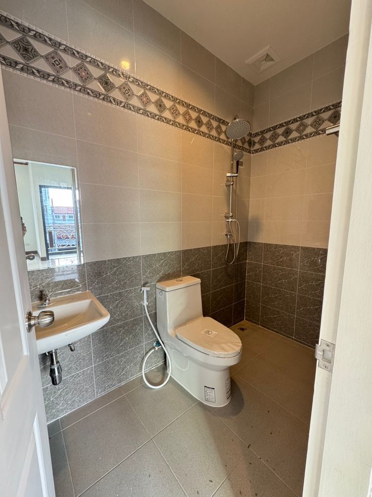 ภาพแบบบ้าน-ทาวน์โฮมสไตล์โมเดิร์น