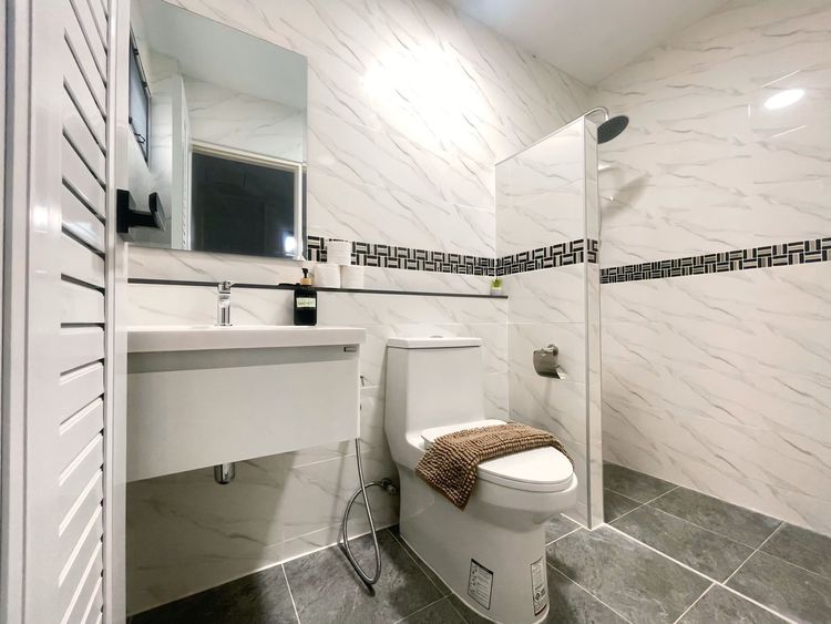 ภาพแบบบ้าน-วิลล่า ตกแต่งเต็ม ใกล้ห้วยวังนอง