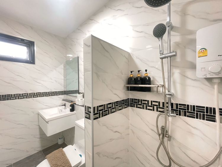 ภาพแบบบ้าน-วิลล่า ตกแต่งเต็ม ใกล้ห้วยวังนอง