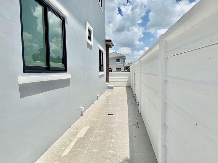 ภาพแบบบ้าน-โมเดิร์น สองชั้น 3 ห้องนอน