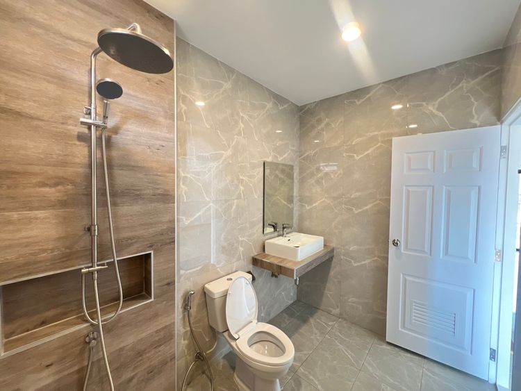 ภาพแบบบ้าน-Modern Townhome