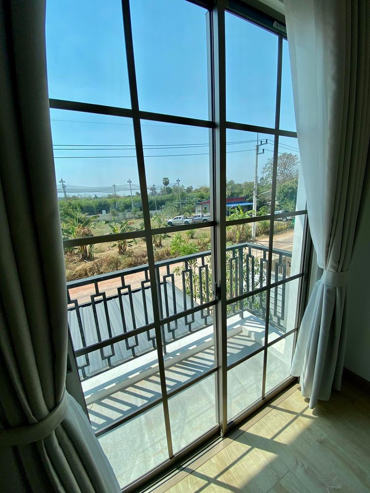 ภาพแบบบ้าน-บ้านแฝด 2 ชั้น หน้ากว้าง จอดรถ 3 คัน