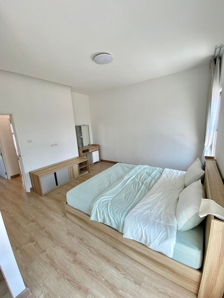 ภาพแบบบ้าน-บ้านแฝด 2 ชั้น หน้ากว้าง จอดรถ 3 คัน