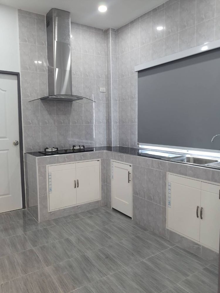 ภาพแบบบ้าน-บ้านเดี่ยวหลังใหญ่ สไตล์มินิมอลปั้นหยา