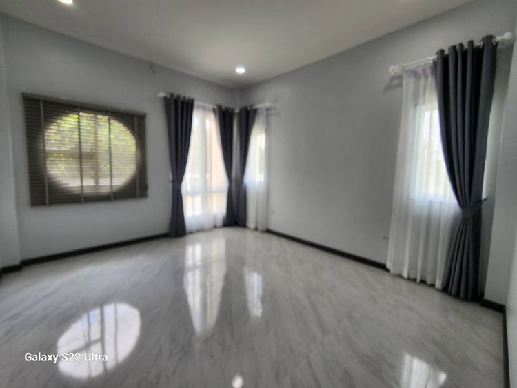 ภาพแบบบ้าน-บ้านเดี่ยวหลังใหญ่ สไตล์มินิมอลปั้นหยา