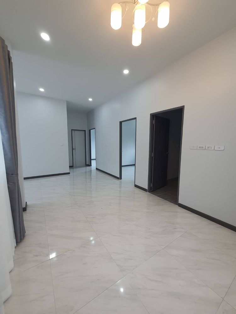 ภาพแบบบ้าน-บ้านเดี่ยวหลังใหญ่ สไตล์มินิมอลปั้นหยา