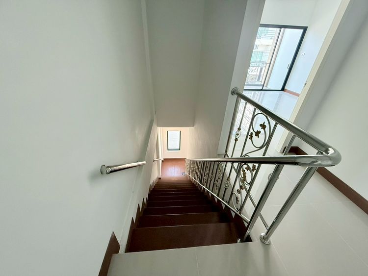 ภาพแบบบ้าน-ทาวน์โฮมสไตล์โมเดิร์น