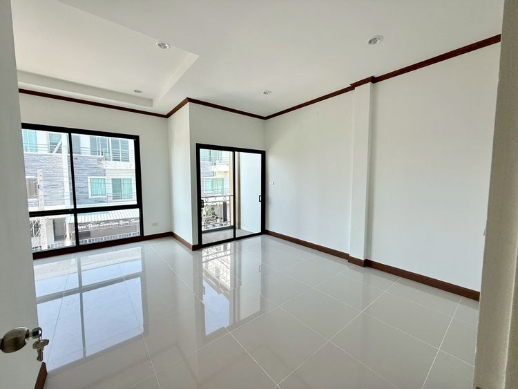 ภาพแบบบ้าน-ทาวน์โฮมสไตล์โมเดิร์น