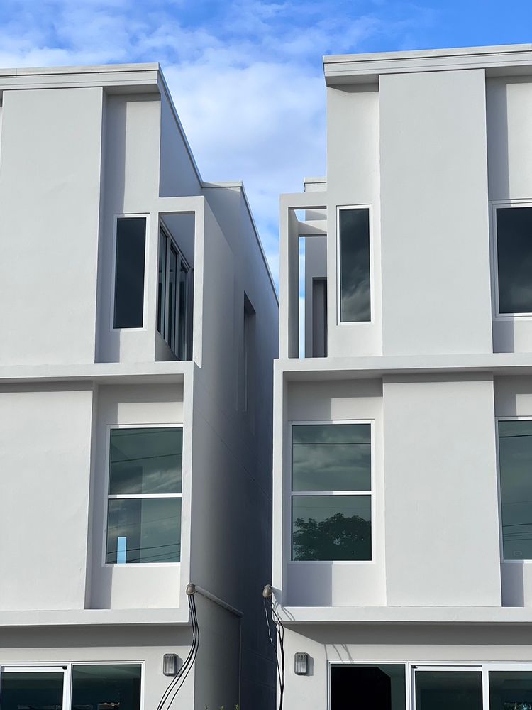 ภาพแบบบ้าน-บ้านเดี่ยว สไตล์โมเดิร์น (Modern Style) 3ชั้น