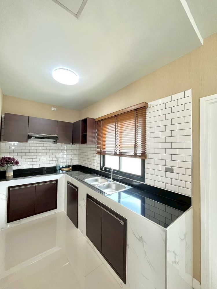 ภาพแบบบ้าน-แบบบ้านสไตล์ลัคชูรี่ เฮ้าส์ ยูโรเปี่ยน โมเดิร์น ไทป์ D-Dempsey