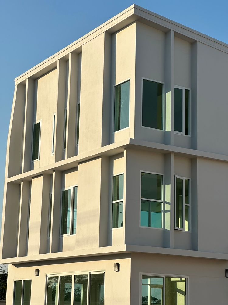 ภาพแบบบ้าน-บ้านเดี่ยว สไตล์โมเดิร์น (Modern Style) 3ชั้น