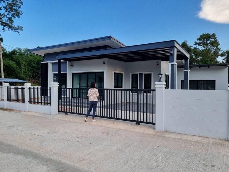 ภาพแบบบ้าน-บ้านเดี่ยวก่อนถึง ม.อุบลฯ บ้านสั่งสร้างคุณภาพบ้านโครงการ 1แปลงสุดท้าย