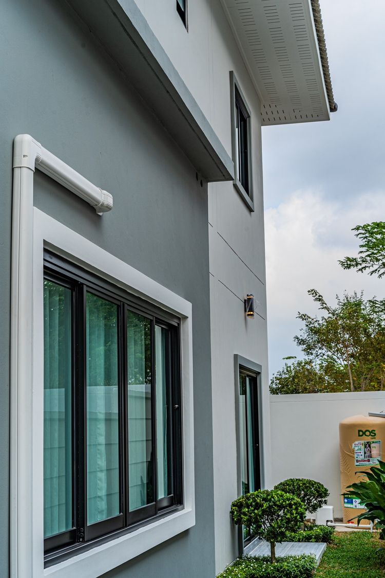 ภาพแบบบ้าน-บ้านเดี่ยว 2 ชั้น พร้อมสระว่ายน้ำ บ้านพร้อมเฟอร์นิเจอร์